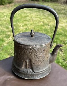 Antique Vintage Japanese Tetsubin Cast Iron Tea Pot Kettle Bamboo Design Signed