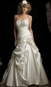 Wedding Dress Ball Gown Strapless Sweetheart Neckline Full Length