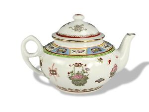 Vintage Jingdezhen Tea Pot Old Porcelain White Guangcai 8 Treasures 
