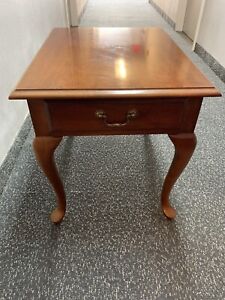 Thomasville Collectors Cherry End Table 10131 210