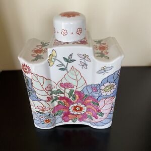Antique Chinese Porcelain Large Tea Caddy Tobacco Leaf Butterfly