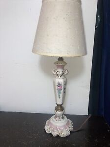 Beautiful Small Vintage Porcelain Table Lamp Hand Painted 19 5 Tall 8488