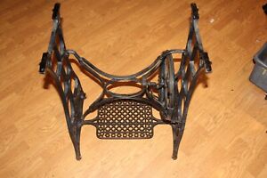 Antique Vtg New Home Treadle Sewing Machine Cast Iron Base Table Legs Industrial