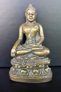 Old Thai Buddha Phra Chiang Saen Buddha Bronze