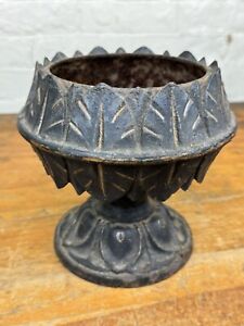 Antique Cast Iron Planter Ornate Pot W No Chips Or Cracks 5 75 H X 6 Dia