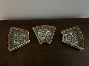 3 Antique Chinese Export Triangular Serving Dishes Rose Medallion Famille Rose
