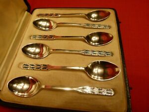 Lovely Cased Set Of 1933 Liberty Co Solid Silver And Turquoise Enamel Spoons 