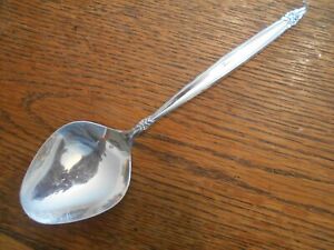 Rogers 1965 Garland Pattern Berry Or Casserole Serving Spoon Is Silverplate 2269