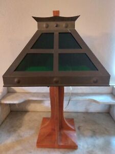 Antique Mission Style Green Slag Glasstable Lamp Wood Base Pull Chain Sockets