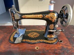 Beautiful Antique 1892 Vs2 Singer Treadle Sewing Machine Original Condition
