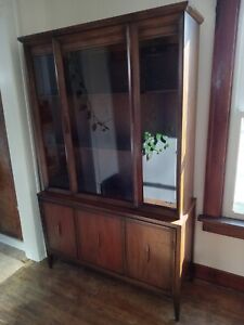 Mid Century Modern China Cabinet Mcm House Of Lindberg 1 Piece Cabinet