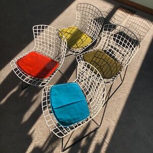 Harry Bertoia Child S Chair Model 425 Set Of 4 In Black And White Knoll 1950 S