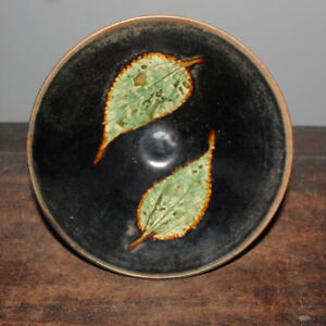 Chinese Old Jizhou Kiln Black Glaze Green Leaves Pattern Porcelain Bowl