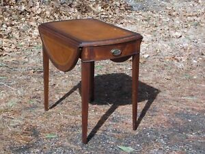 Vintage Hepplewhite Mahogany Drop Leaf Pembroke Table Leather Top End Table