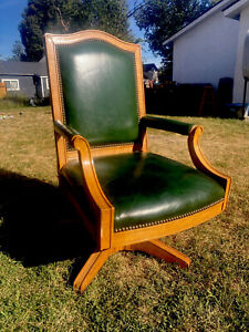 Rare Drexel Heritage Leather Mid Century Green Leather Tufted Executive Chair