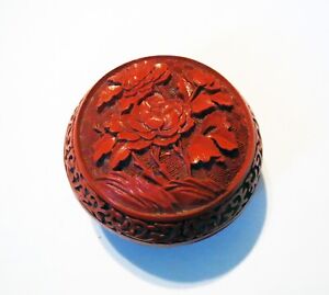 Old Chinese Red Cinnabar Snuff Opium Box Master Hand Carved