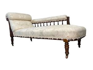 Early 20th Century Antique Mahogany Rail Back Chaise Longue With Turned Legs