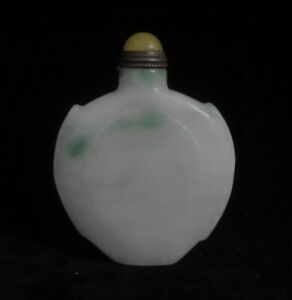 Chinese Old Hand Carving Natural Green And White Jadeite Emerald Snuff Bottle