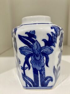 Old Chinese Blue And White Flowers Porcelain Small Vase 4 50 Tall 