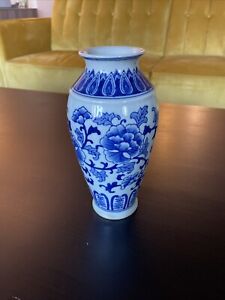 Chinese Blue And White Porcelain Vase Great Condition