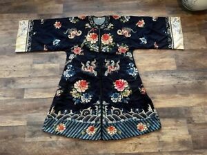 Beautiful Qing Dynasty Antique 19th Century Chinese Silk Embroidery Floral Robe