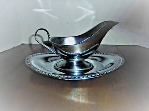 Vintage William Rogers Silver Plated Gravy Boat With Platter