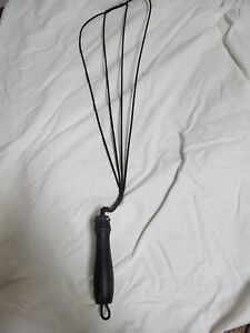 Wire Rug Beater W Wooden Handle Stored For 30 Years 