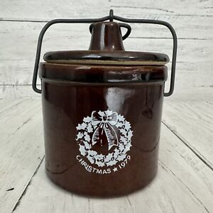 Vintage Christmas 1979 Brown Stoneware Cheese Crock Wire Bail Handle Clamp Lid