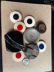 Lot Of Antique And Vintage Plastic And Bakelite Buttons