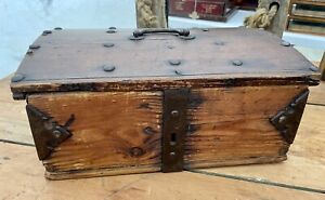 Antique Americana Primitive Trunk Chest Very Old Iron Hinge Small Size Rare