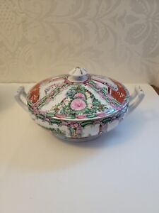 Rose Medallion Round Covered Serving Dish With Lid