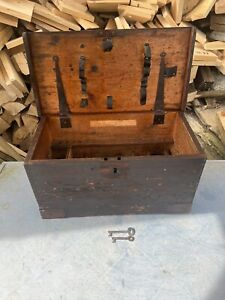 Vintage Locking Wooden Carpenters Box Trunk Chest With 2 Keys