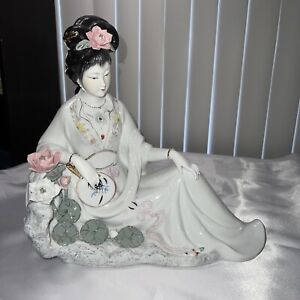 Chinese Lady Figurine Statue Gold And White Statue Vintage Gorgeous Asian