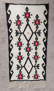 Vtg Navajo Kilim Runner Prayer Red Black Bath Mat Wool Carpet 17 X32 