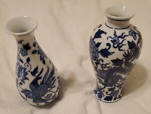 Beautiful Blue And White Vase Pair 7 5 