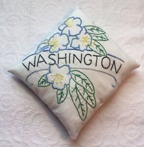 Vintage Embroidered U S State Quilt Top Washington Tiered Tray Tuck Pillow