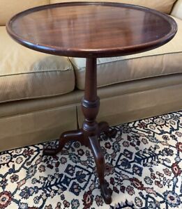 Henkel Harris Mahogany Candle Stand Or Round Table Style 5607 2