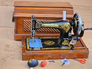 Beautiful Singer 28 28k Hand Crank Sewing Machine