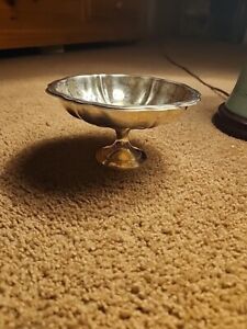 Wm Rogers Pedestal Candy Nut Bowl Silver Plated