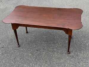 D R Dimes Cherry Queen Anne Style Coffee Table W Porringer Corners Planed Top