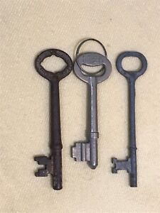 Vintage Old Skeleton Keys Assorted Lot Of 3 Different Sizes