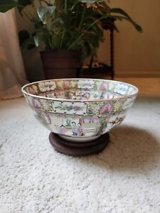 Large 12 Inch Chinese Porcelain Rose Medallion Bowl