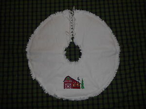 Reindeer Barn Embroidered Tree Skirt 18 Christmas Country