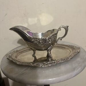 Wallace Baroque Gravy Boat With Tray Set Silver Plate Preowned Nice