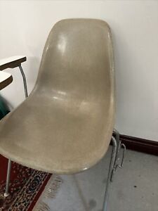 Original Eames For Herman Miller Fiberglass Shell Side Chair W Desk Umbra 1950 S