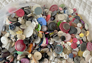 Large Lot Of Over 6 Pounds Of Vintage Buttons