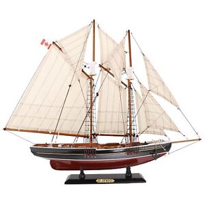 26 Wooden Sailboat Model Sailing Yacht Bluenose Schooner Ship Scale Replica 