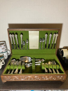 1847 Rogers Bros Silverware Set Heritage 49 Pc W Intricate Carved Wooden Box