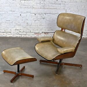 Mid 20th Mcm Mr Chair Lounge Chair Ottoman By George Mulhauser For Plycraft