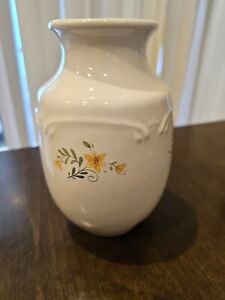 Vintage Pfaltzgraff Stoneware Meadow Lane Floral Vase